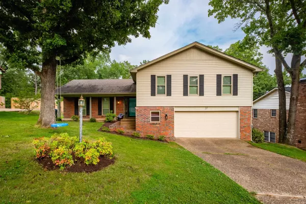 27 Crownpoint Road, Little Rock, AR 72227