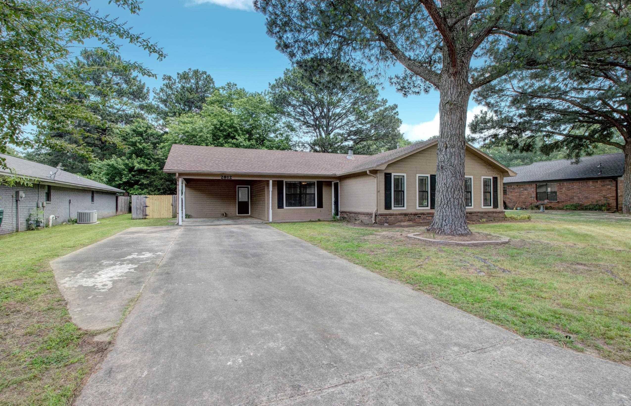 2812 Bruce, Conway, AR 72034