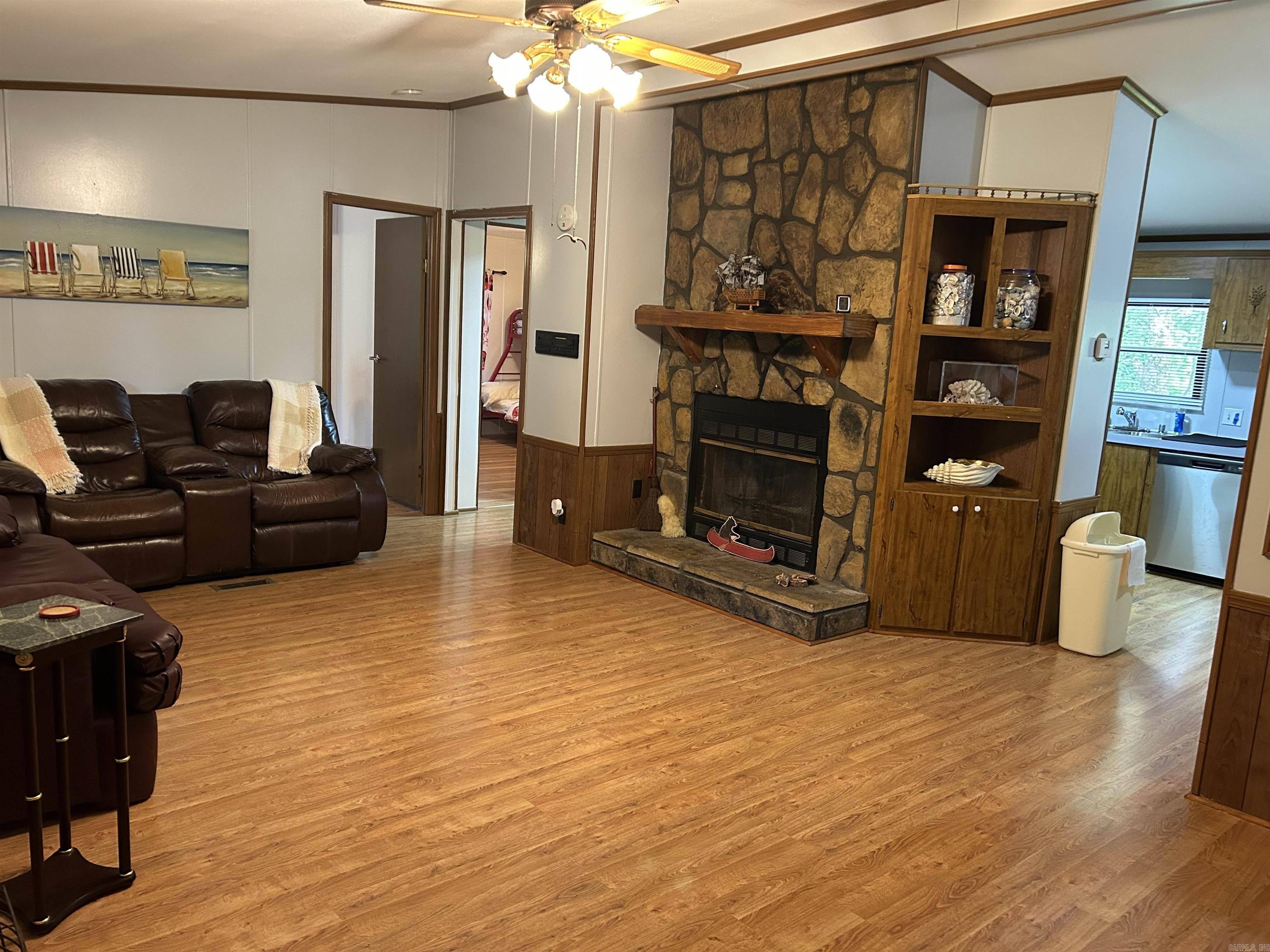Higden, AR 72067,707 Resort Rd