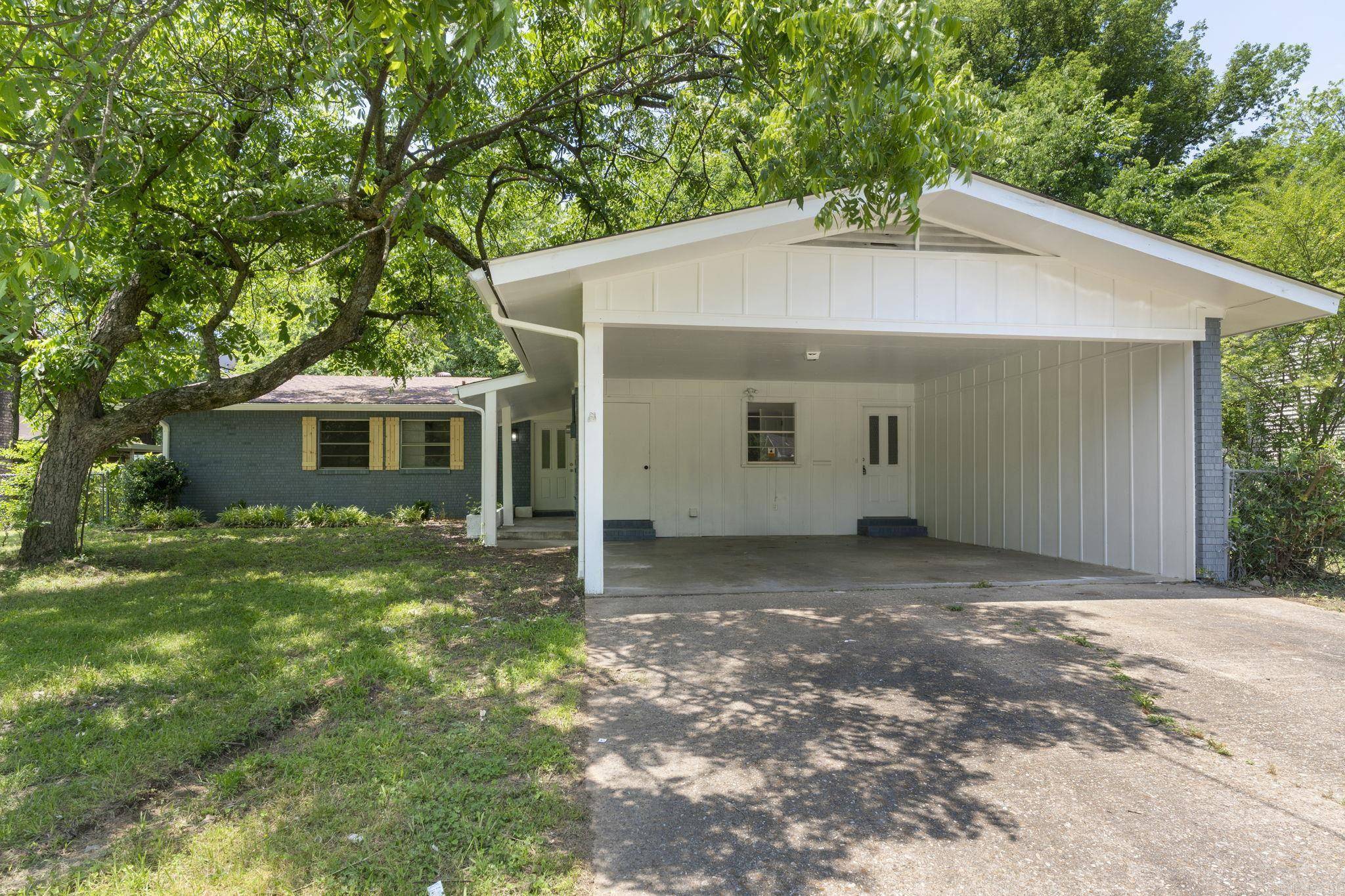 605 N West Street, Morrilton, AR 72110