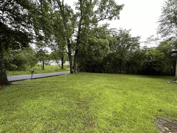 Clinton, AR 72031,189 Pine St.