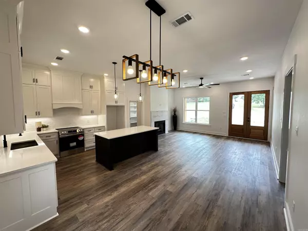 Mountain View, AR 72560,105 Caddy Cove Lane