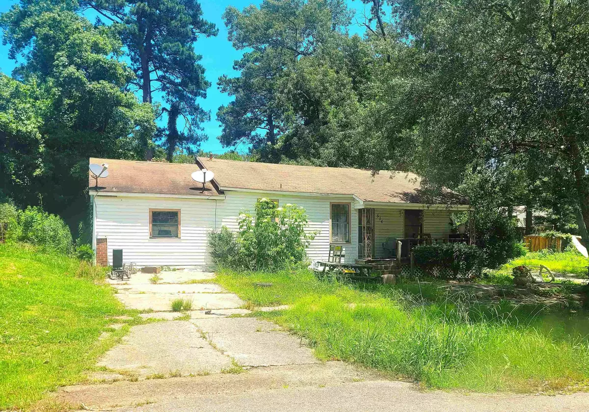 El Dorado, AR 71730,516 N Parkway Street