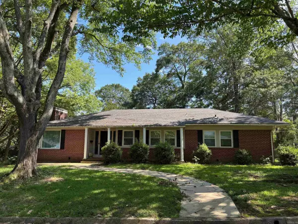 1223 W Elm St, El Dorado, AR 71730-5311