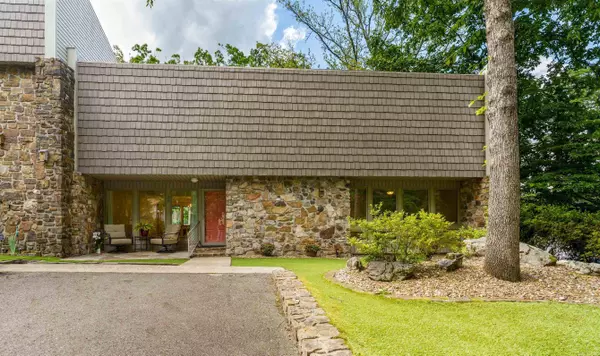 32 Calanas Lane, Hot Springs Village, AR 71909-3119