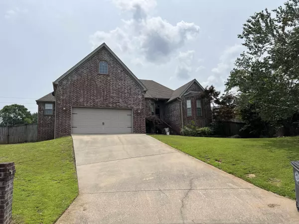 2322 Orleans Place, Searcy, AR 72143