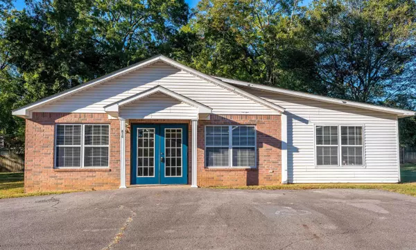 Searcy, AR 72143,810 W Pleasure Street