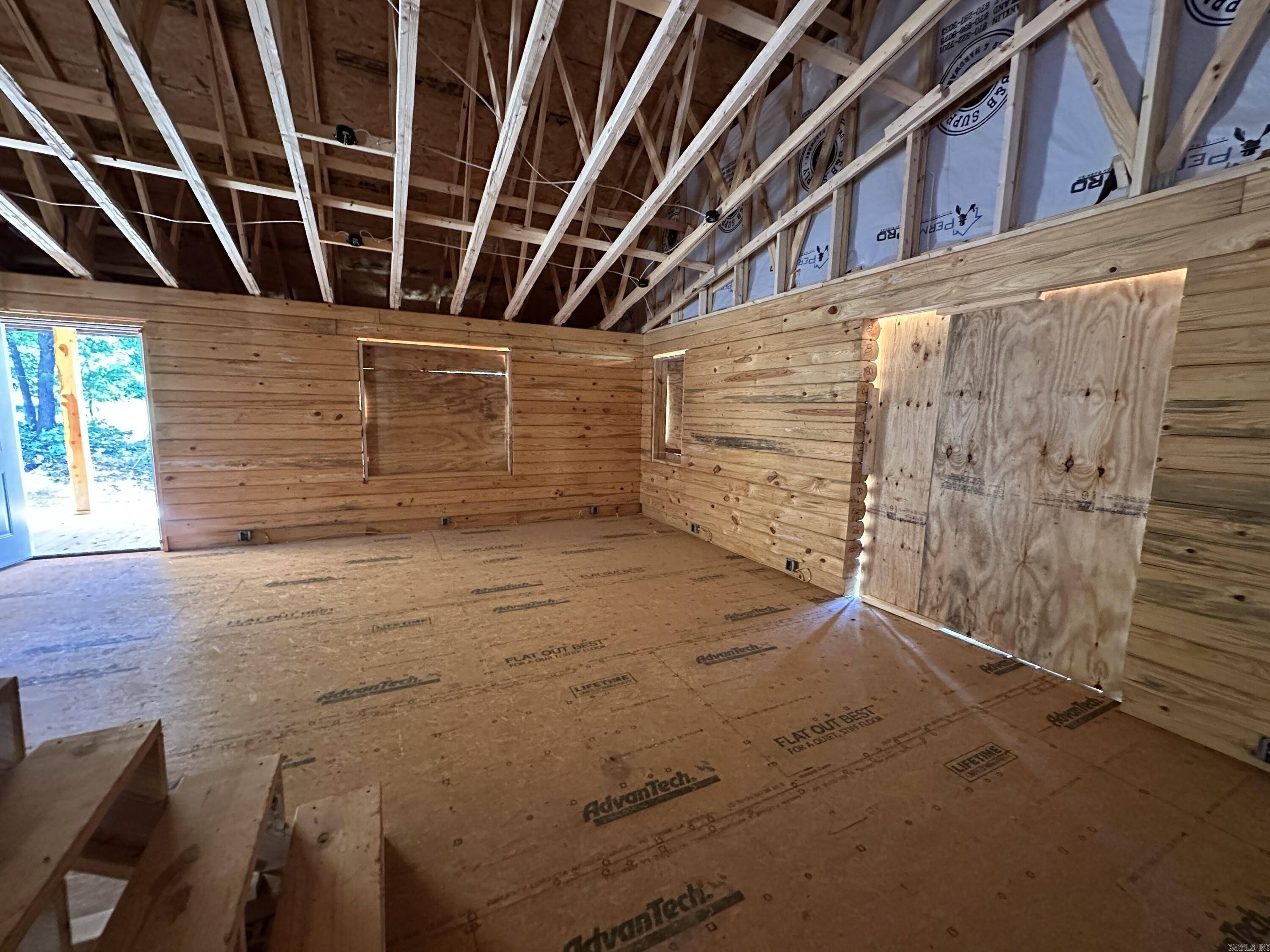 Hardy, AR 72542,447 Griffin Rd
