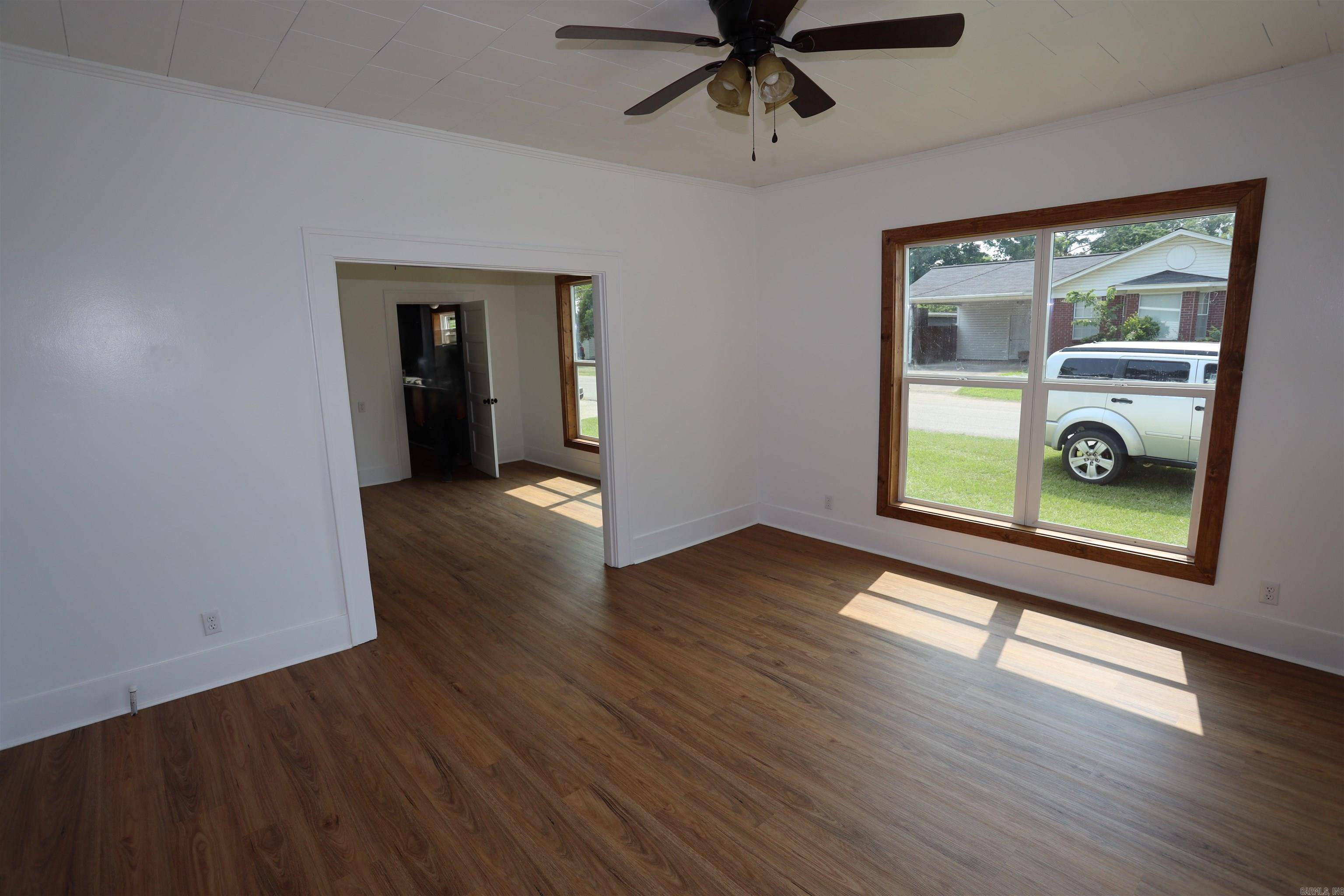Warren, AR 71671,203 W Central