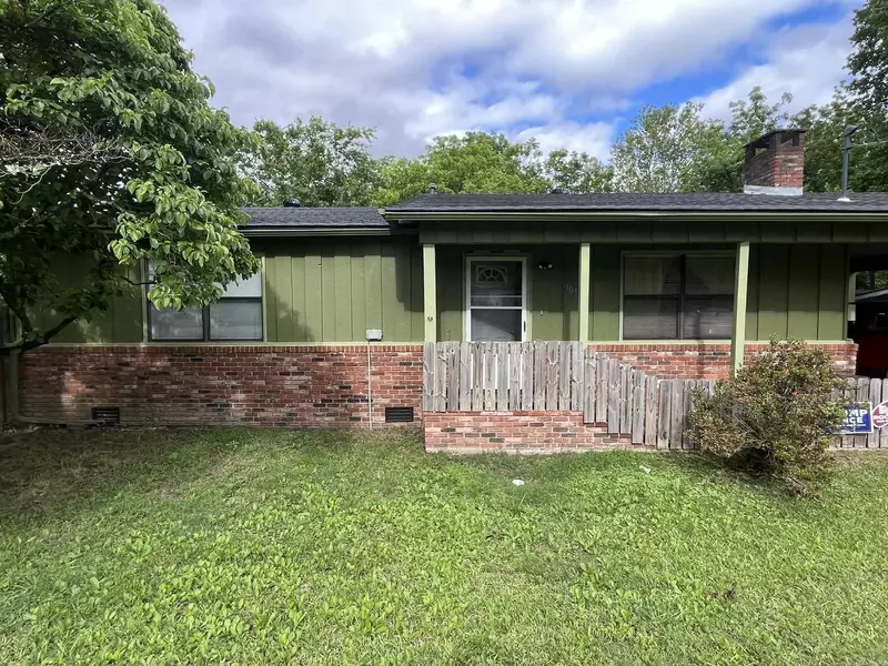305 Gann St, Mena, AR 71953
