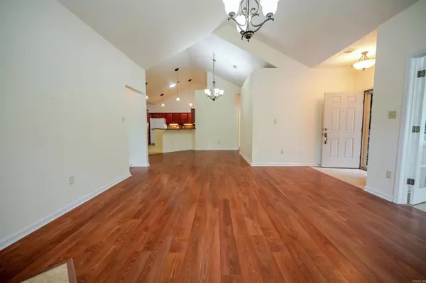 394 Mountain Terrace Circle, Maumelle, AR 72113