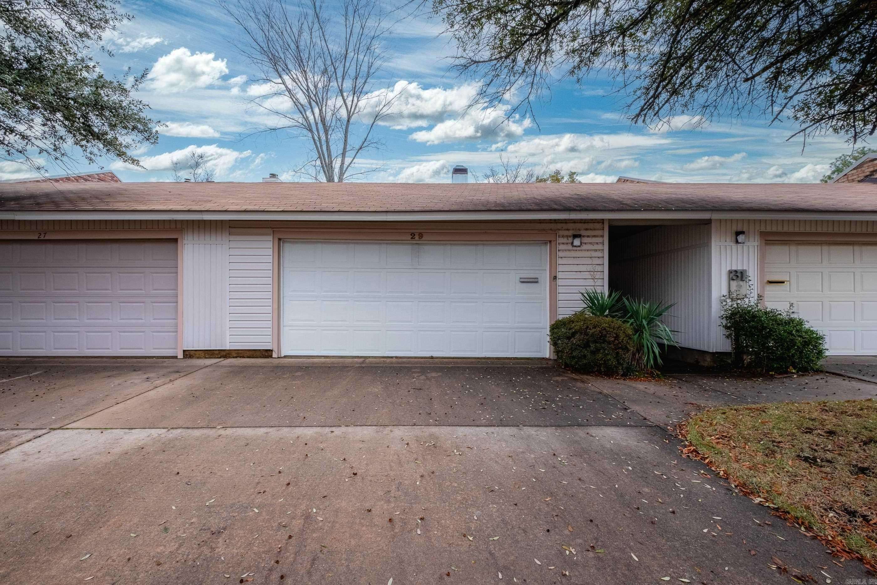 29 Hampshire Circle, Little Rock, AR 72212
