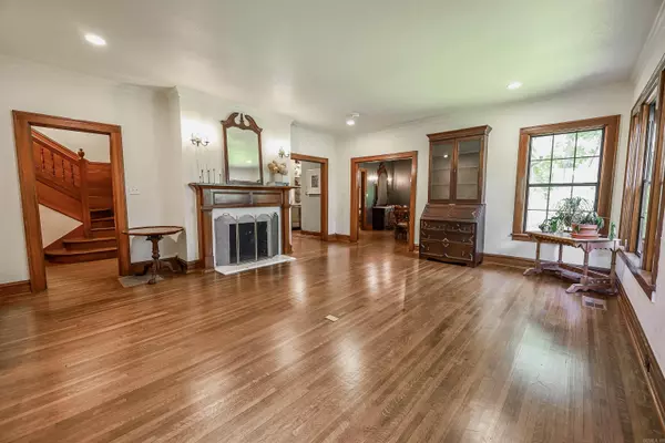 Camden, AR 71701,837 Maple St