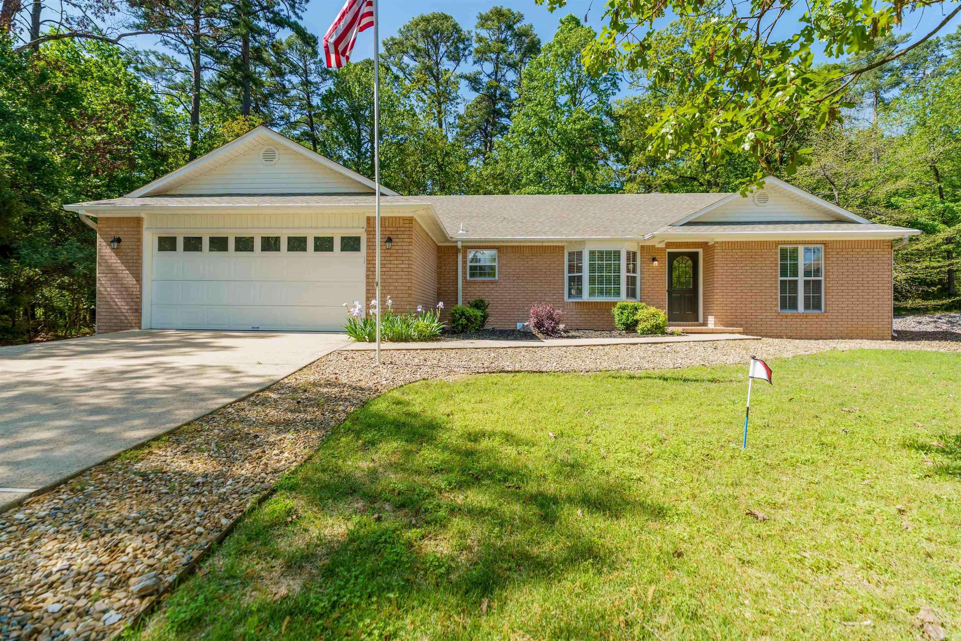 56 Saldana Way, Hot Springs Village, AR 71909