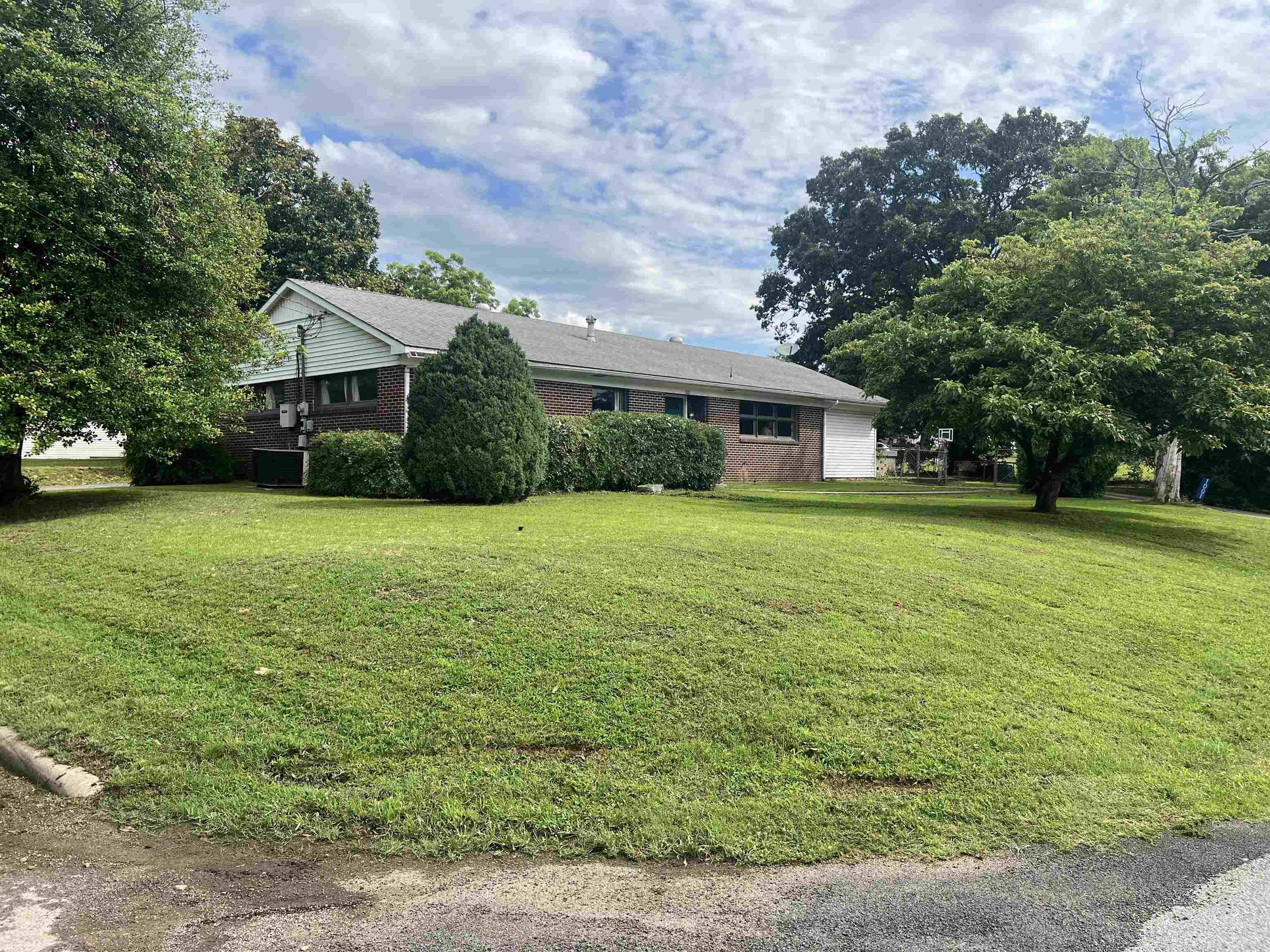 1001 Vine Street, Batesville, AR 72501