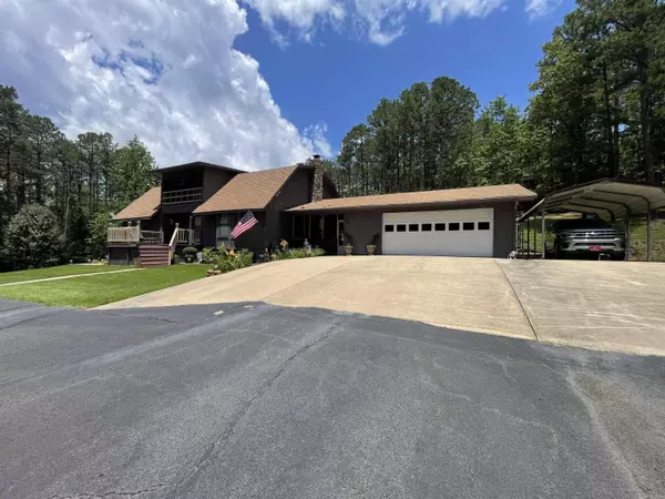 Clinton, AR 72031,453 Razorback Drive