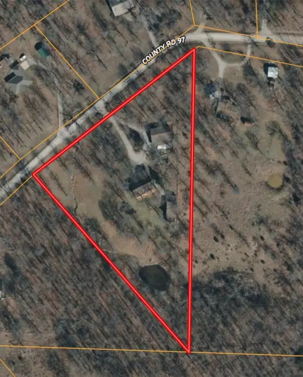 Clarkridge, AR 72623,135 County Road 97