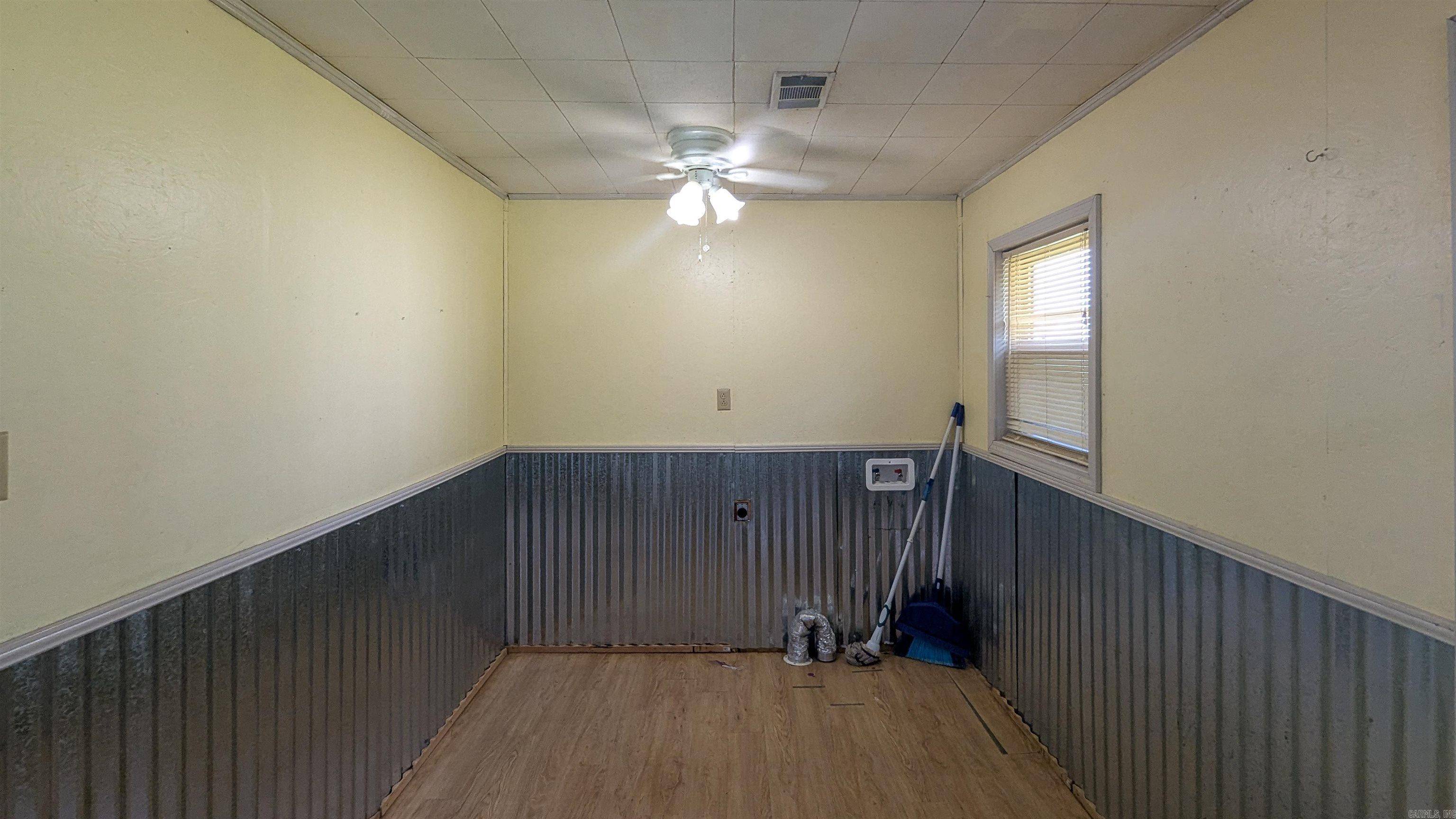 Grubbs, AR 72431,620 N Main Street