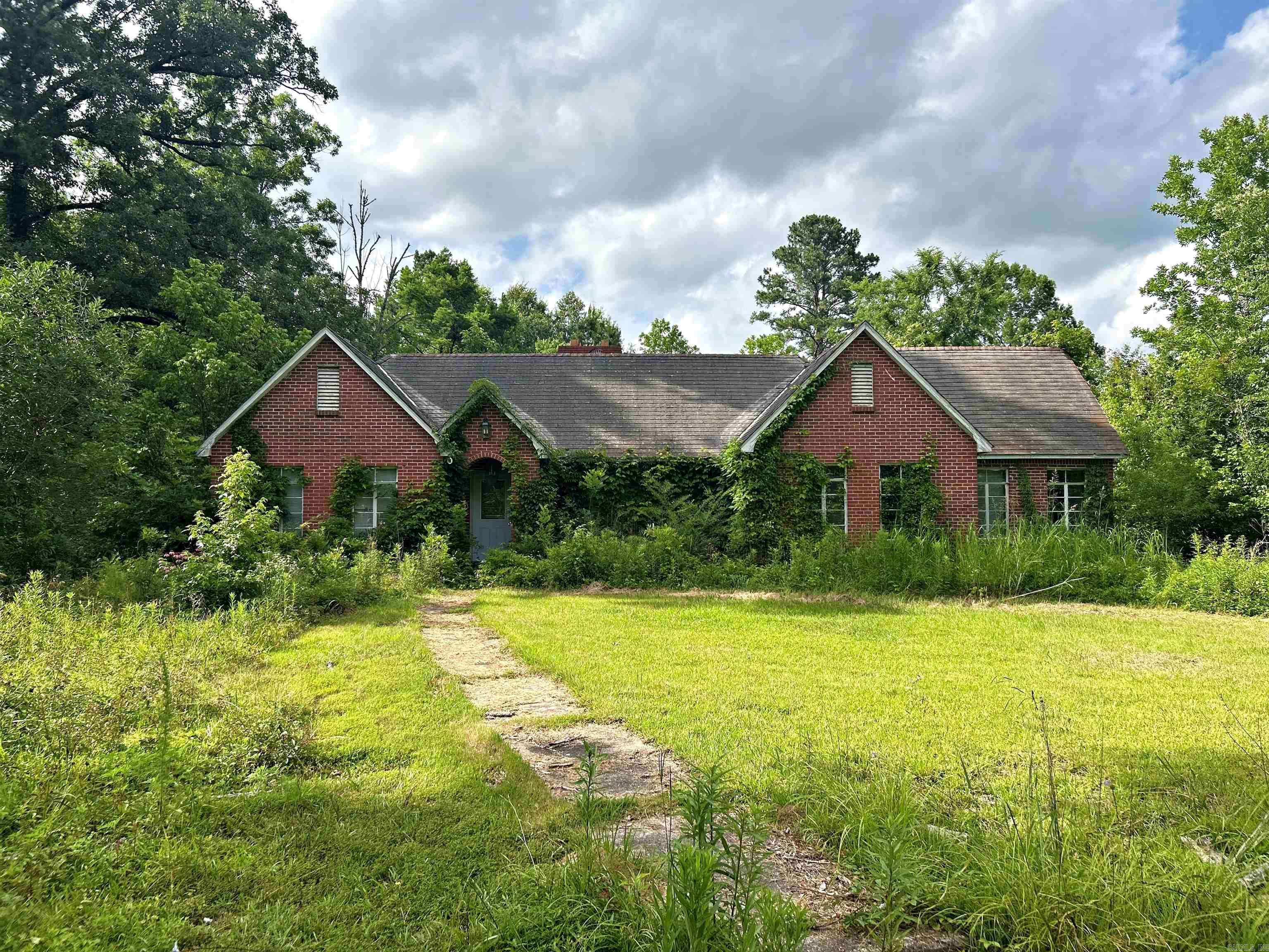 Gurdon, AR 71743,236 Curtis Road