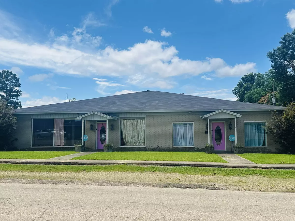 Crossett, AR 71635,203 W 3Rd Ave