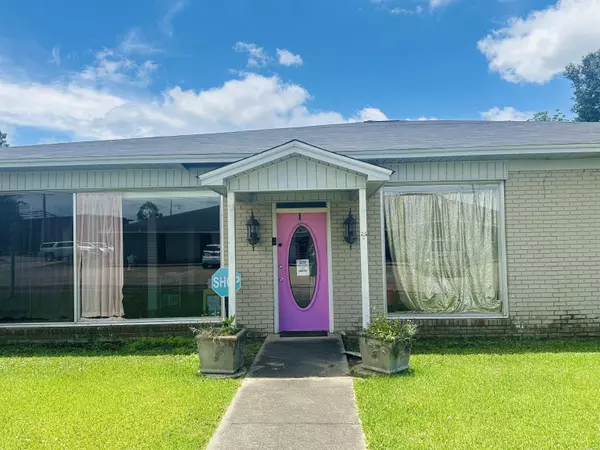 Crossett, AR 71635,203 W 3Rd Ave