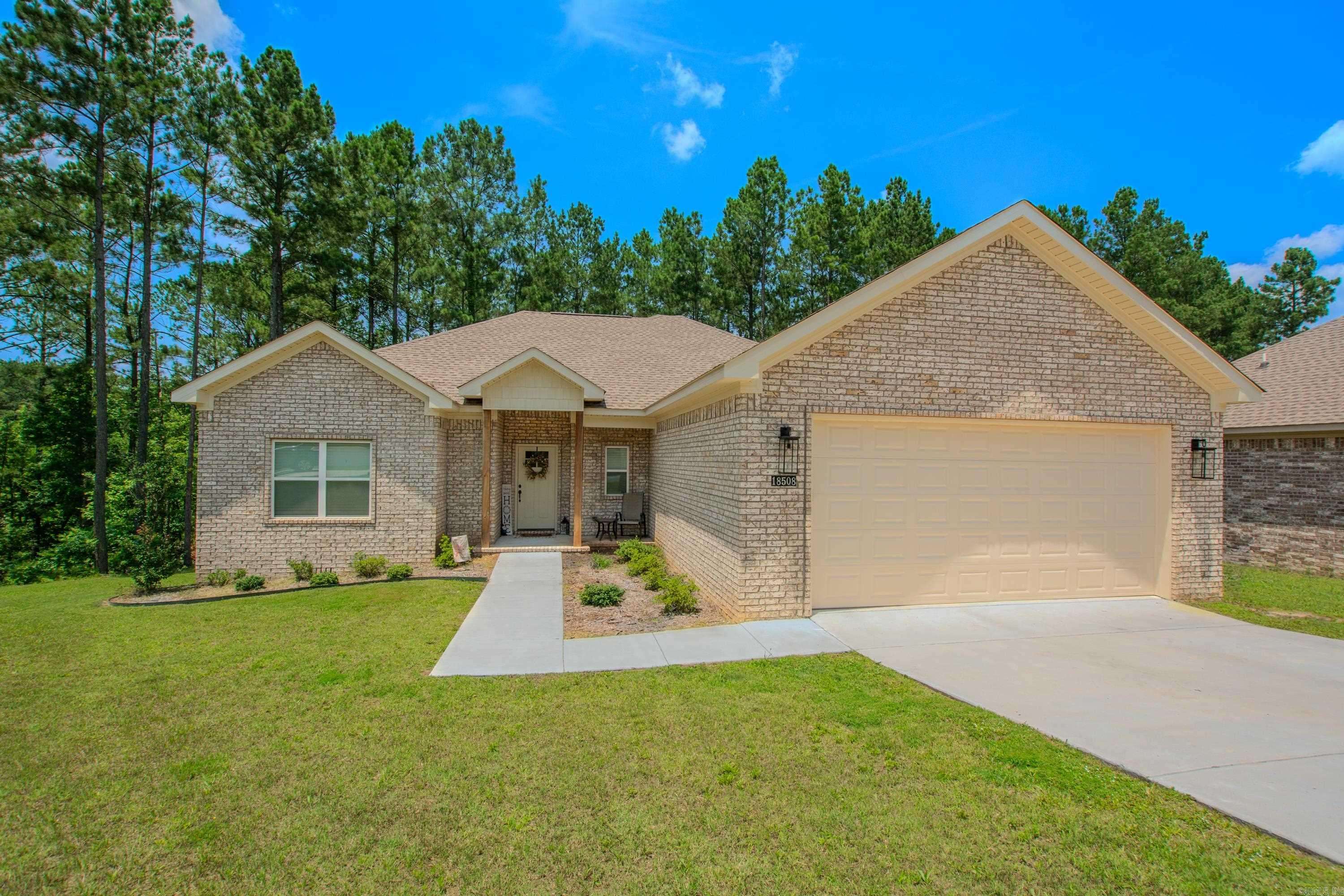 18508 Parkway Pines Dr., Bauxite, AR 72011