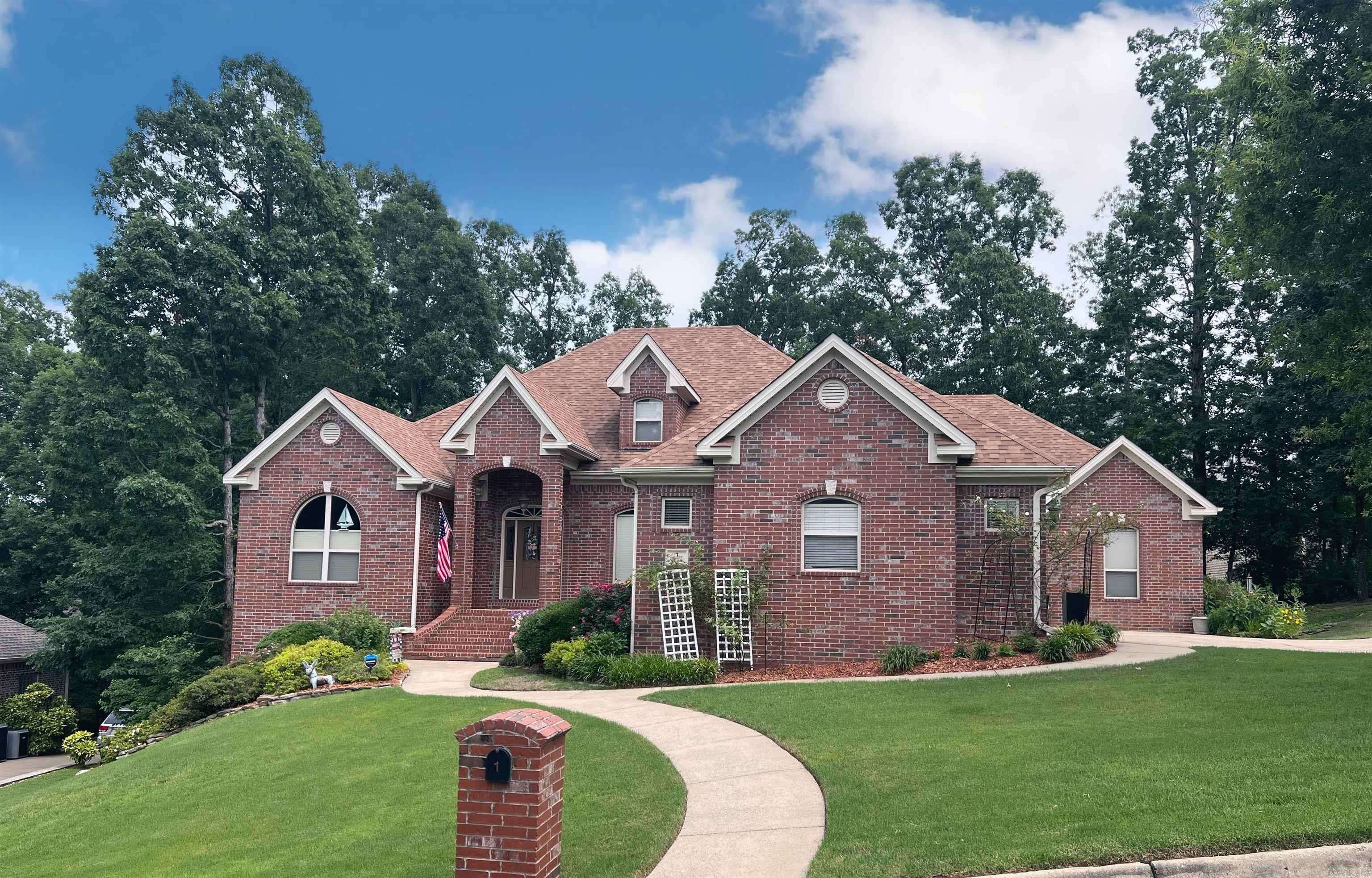 1 Woodstream Cove, Little Rock, AR 72211