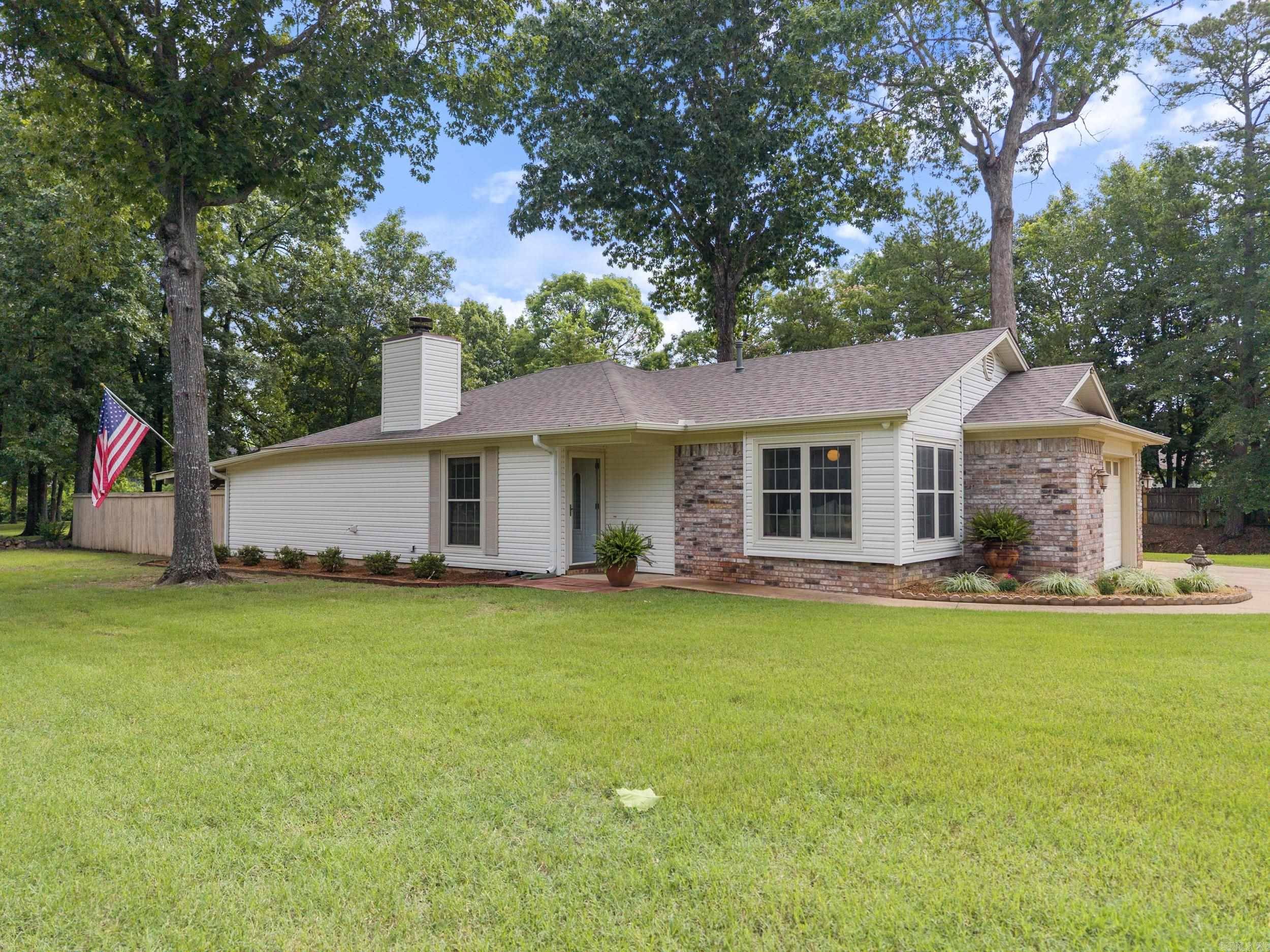 Maumelle, AR 72113,101 Rolling Oaks Drive