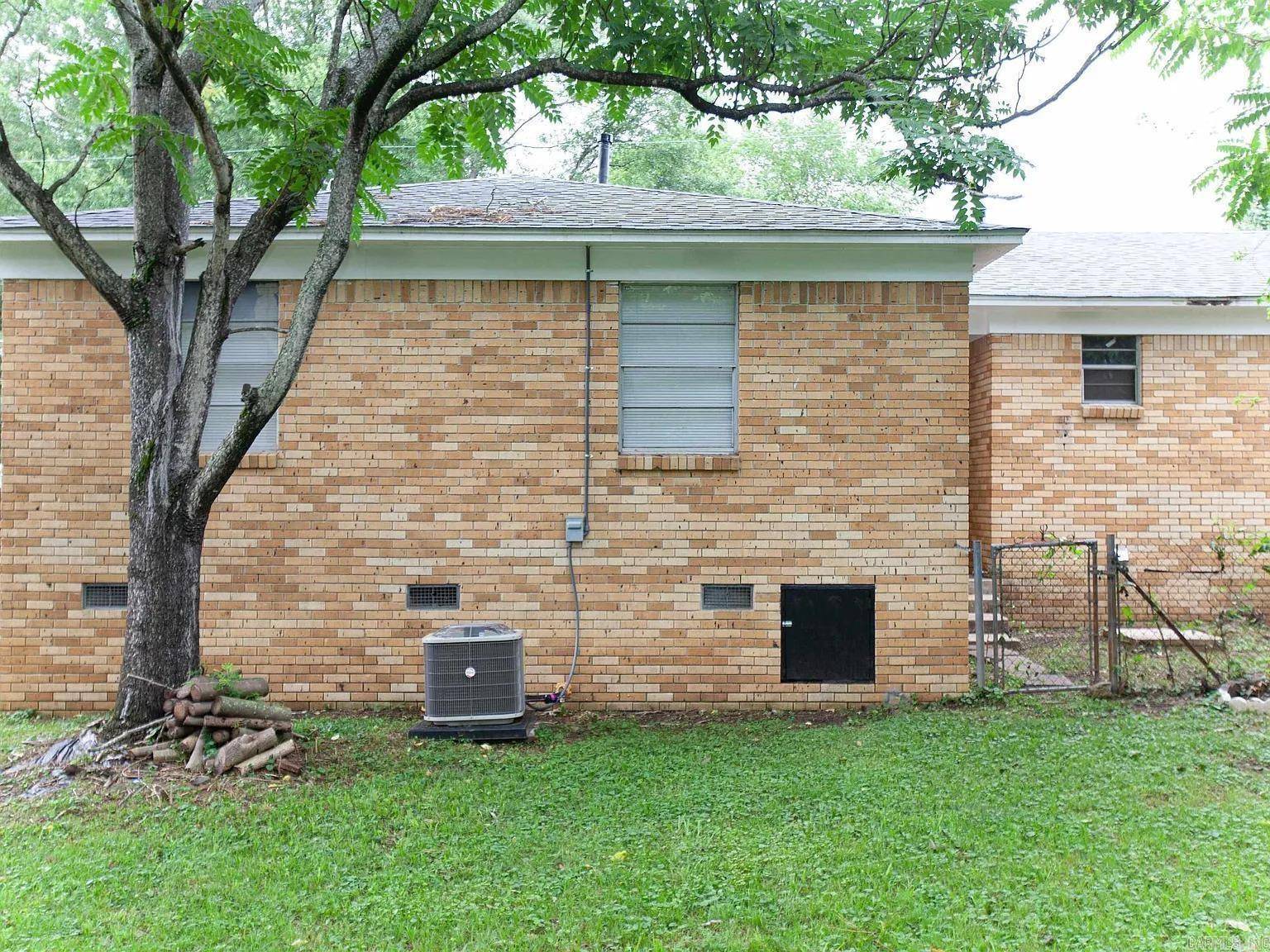 4207-4209 Moss Street, North Little Rock, AR 72118
