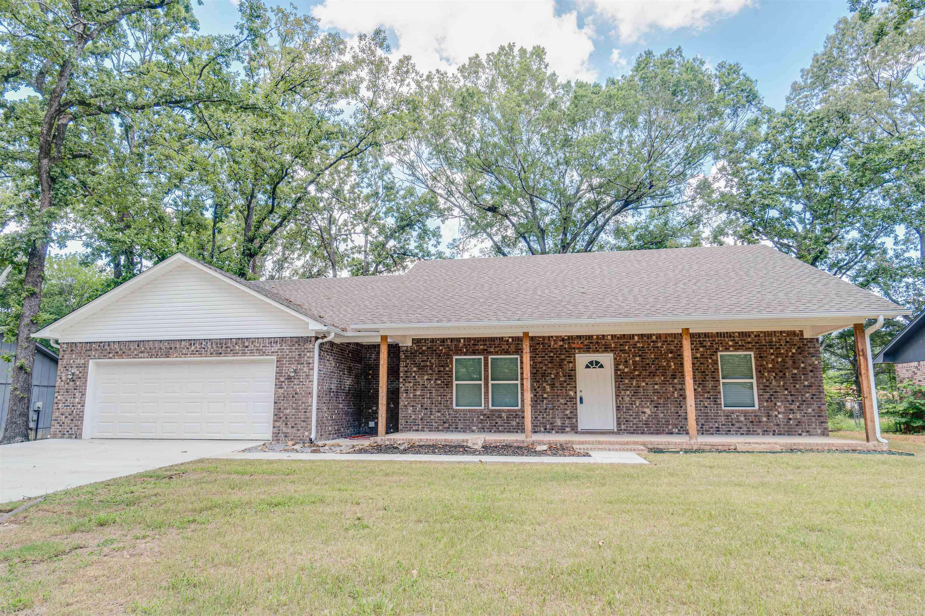 Conway, AR 72032,1906 Hutto Street