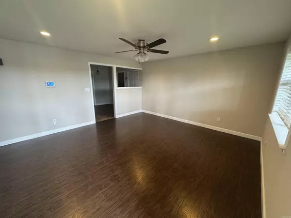 Searcy, AR 72143,611 W Moore Avenue