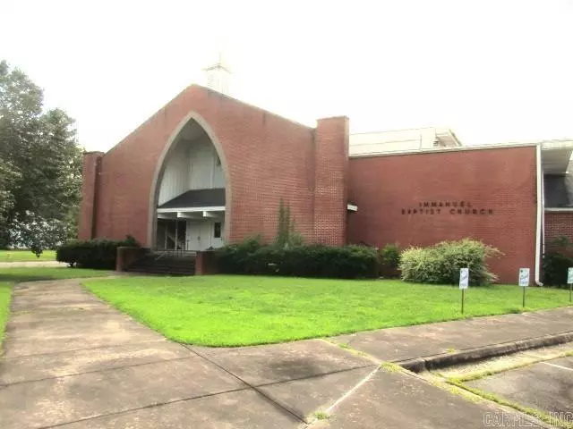 1801 W 17th Avenue, Pine Bluff, AR 71603