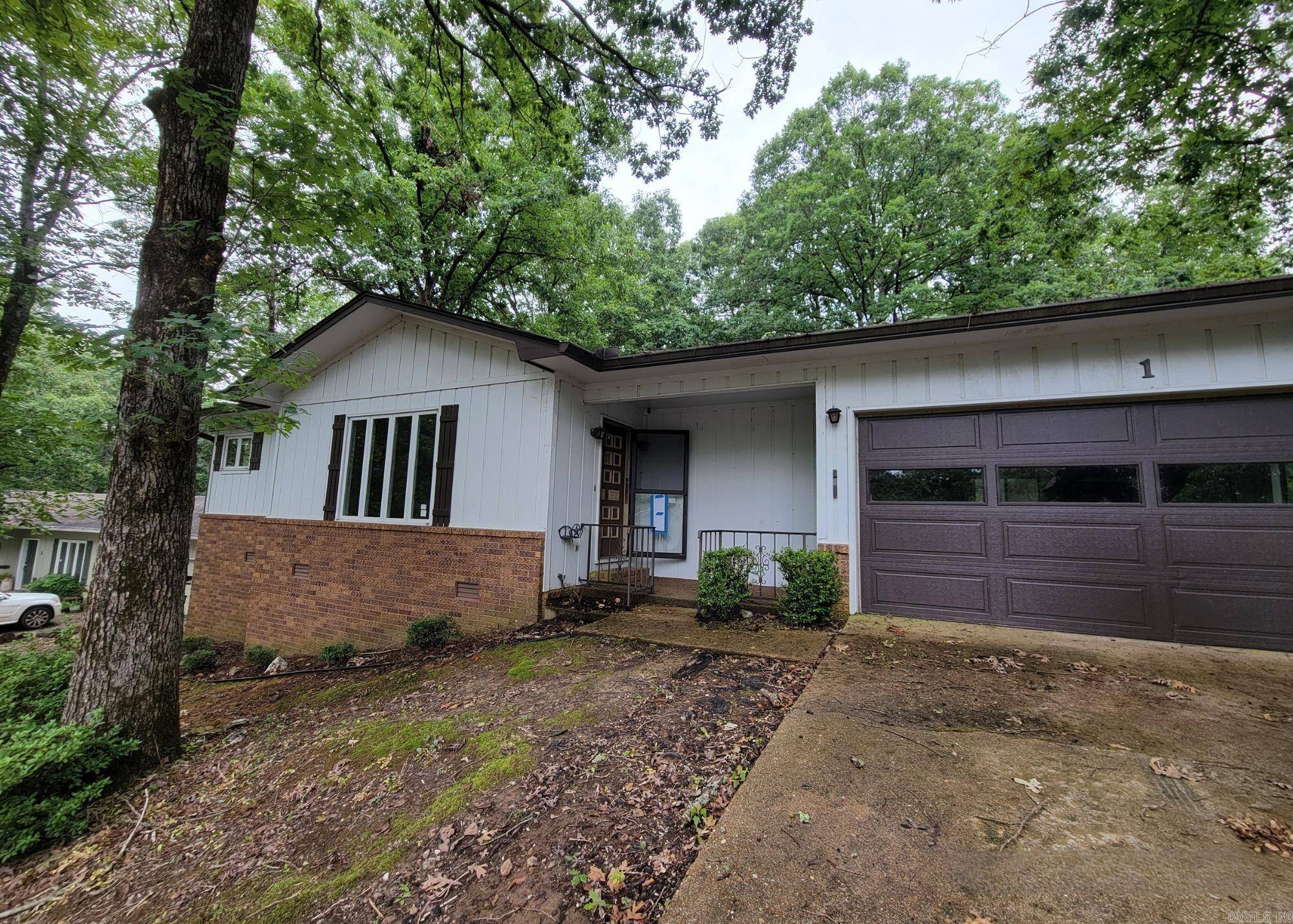 1 Sierra Lane, Hot Springs Village, AR 71909-0000