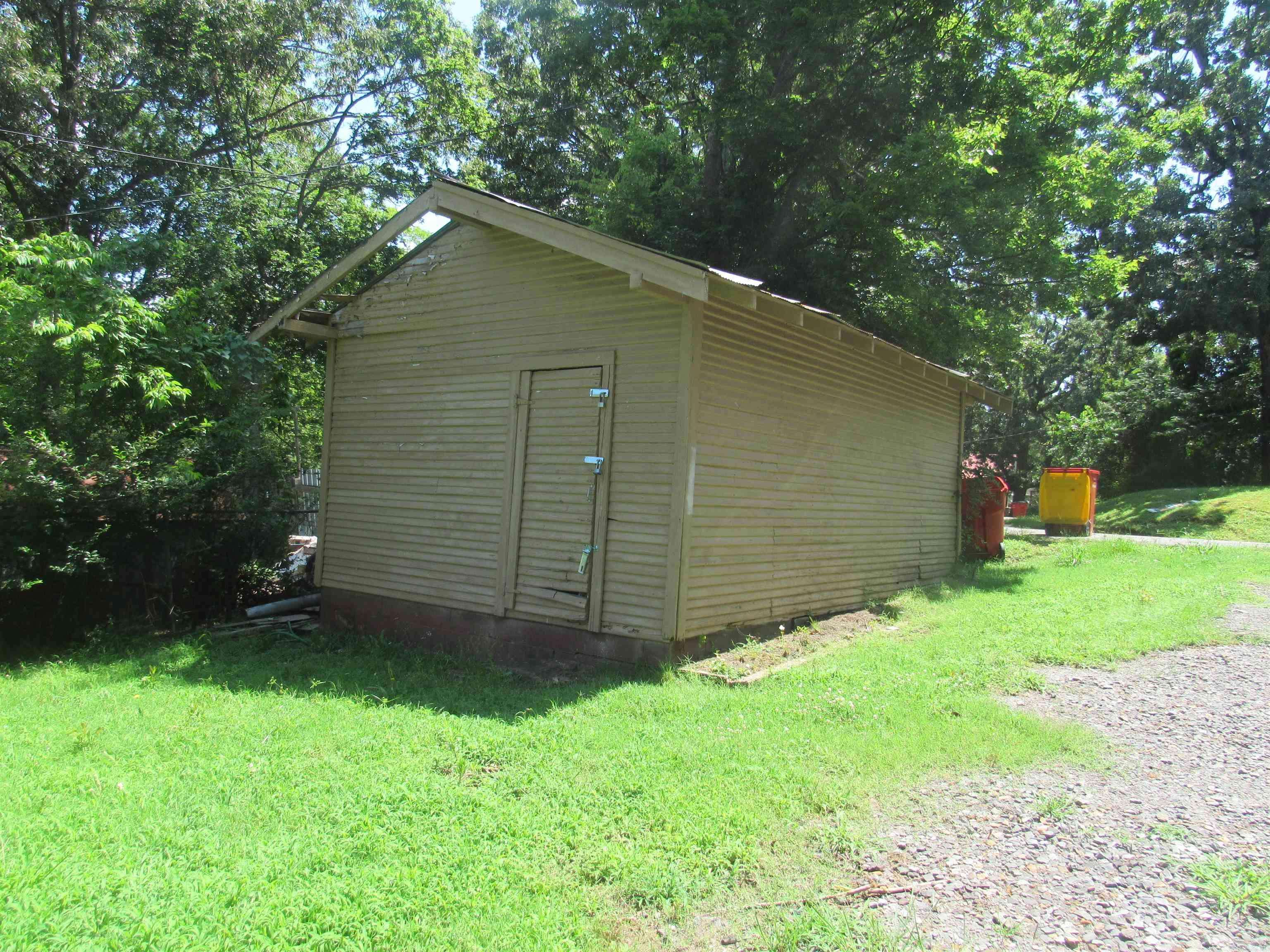 Morrilton, AR 72110,507 N OAK Street