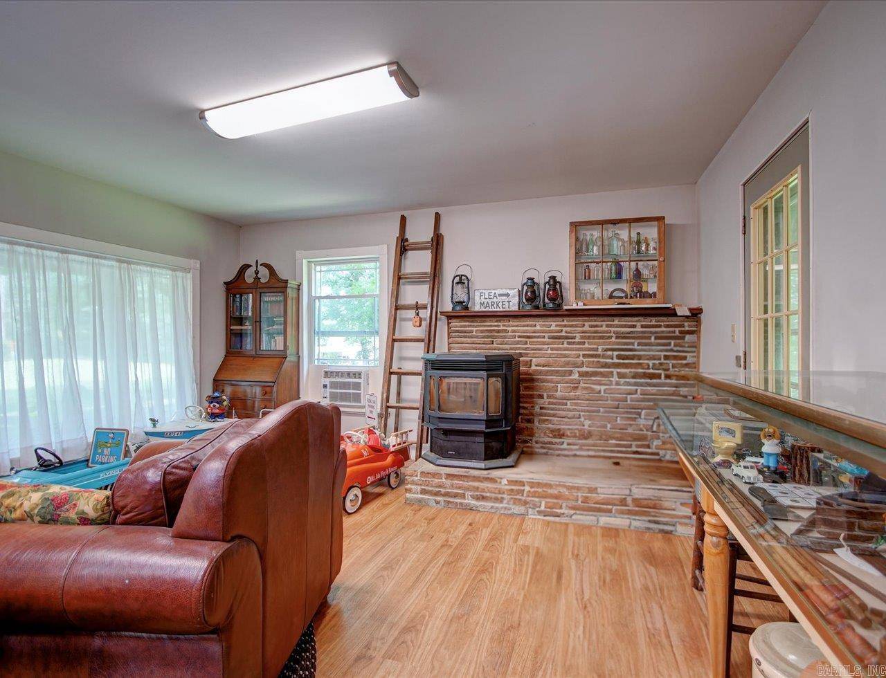 Mount Ida, AR 71957,32 Cinnamon Lane
