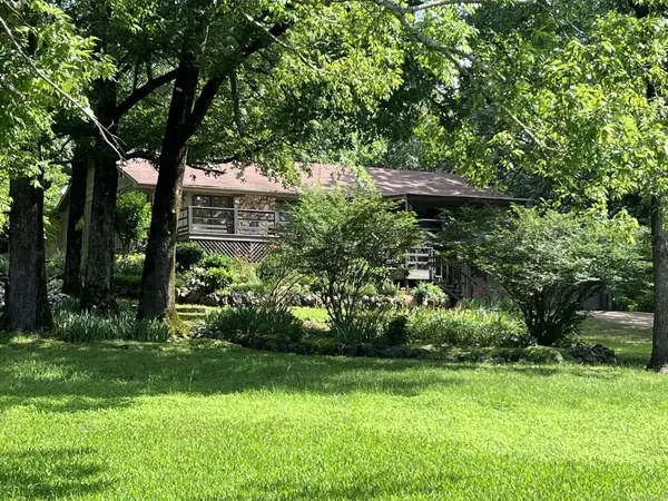 Mena, AR 71953,179 Polk Road 65