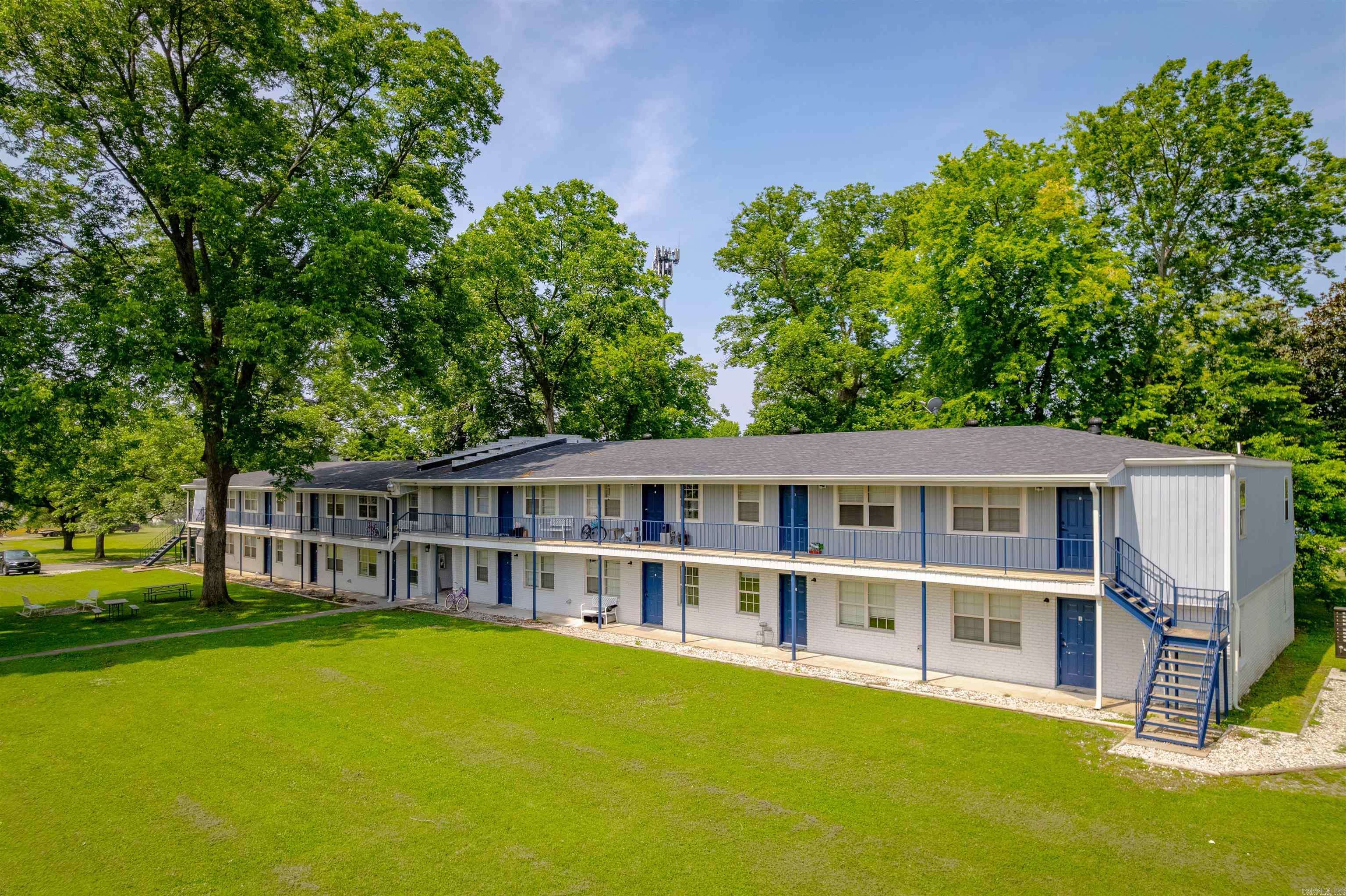 Searcy, AR 72143,409 E Park Street