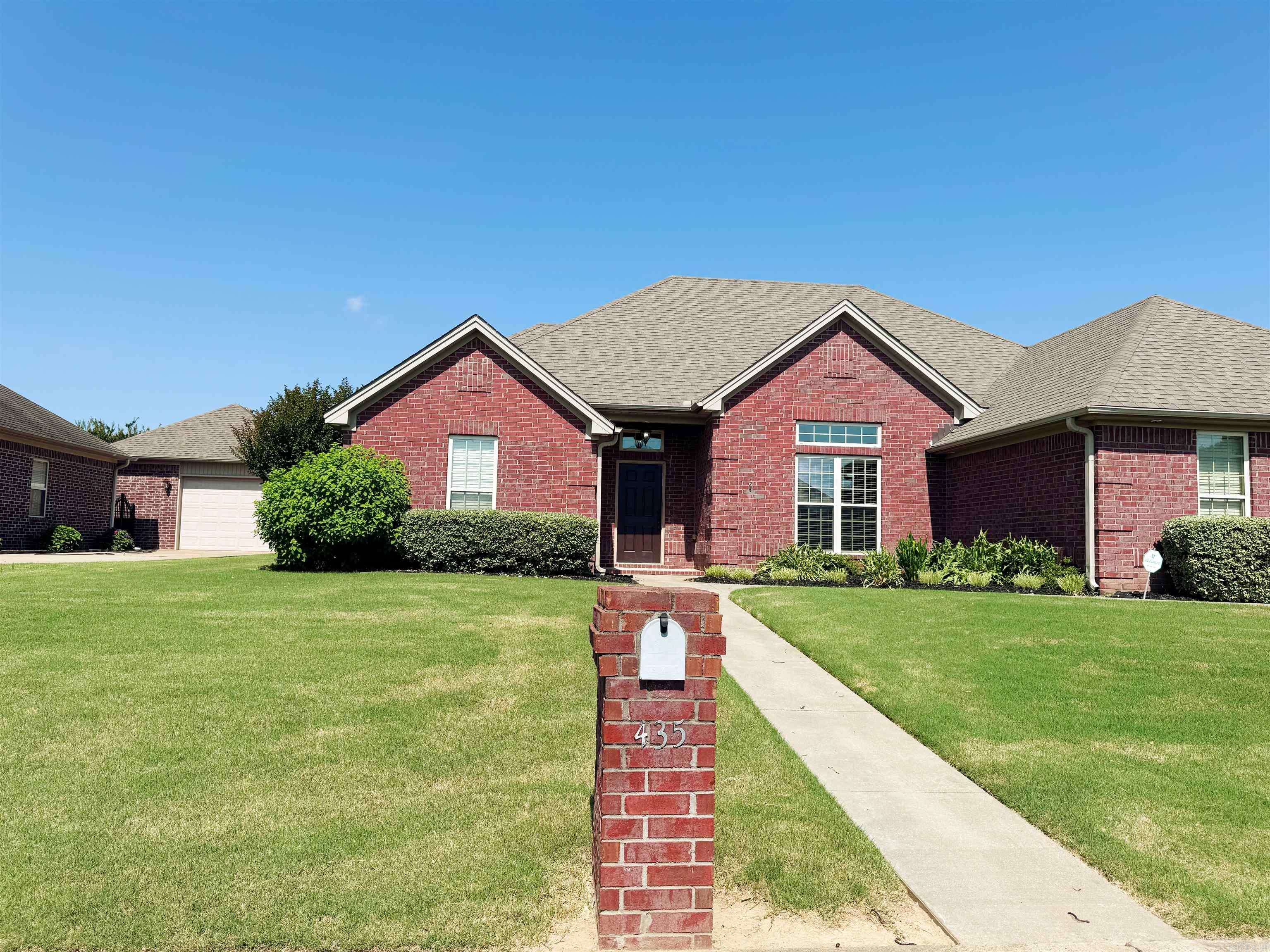 Searcy, AR 72143