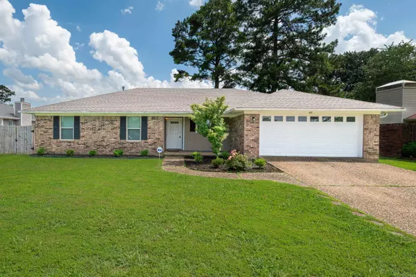 617 E Martin St, Jacksonville, AR 72076
