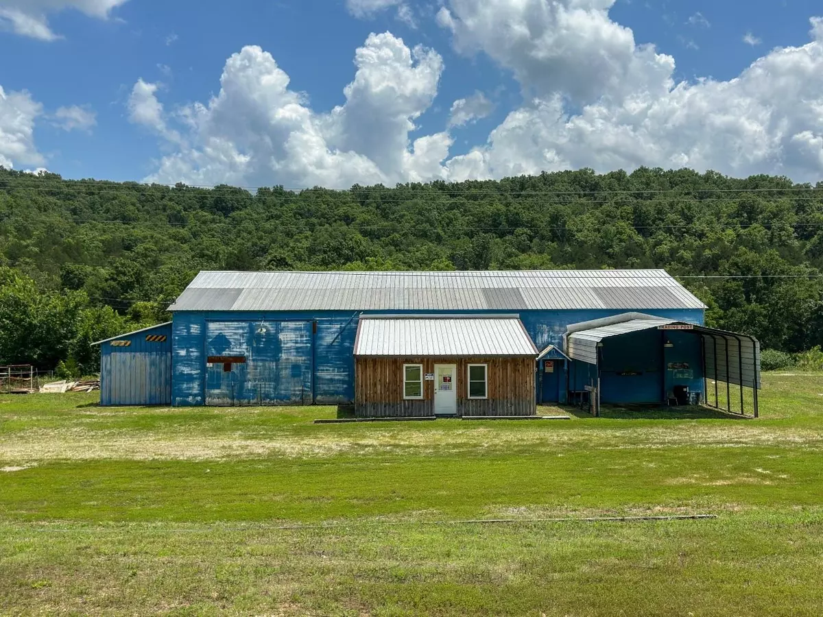 Hardy, AR 72542,2275 Highway 63