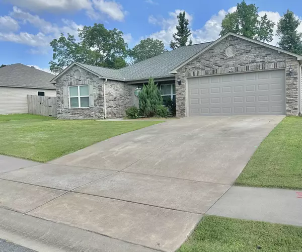 1604 Lil Larry Dr, Cabot, AR 72023