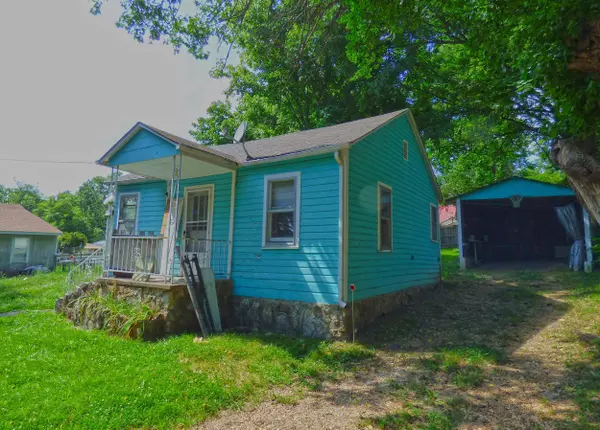 Hardy, AR 72542,102 E Second Street
