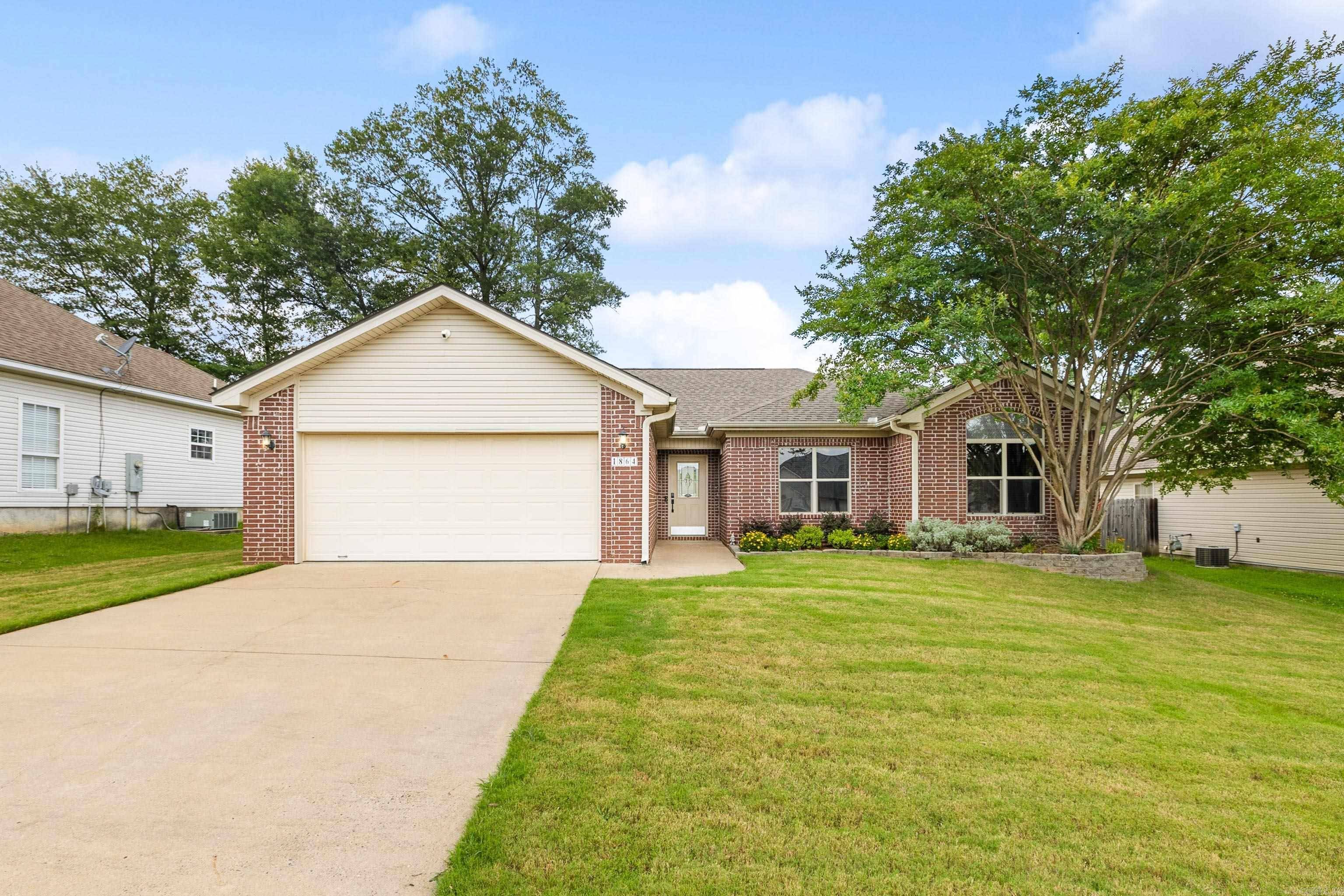 1864 Falcon Way, Benton, AR 72015