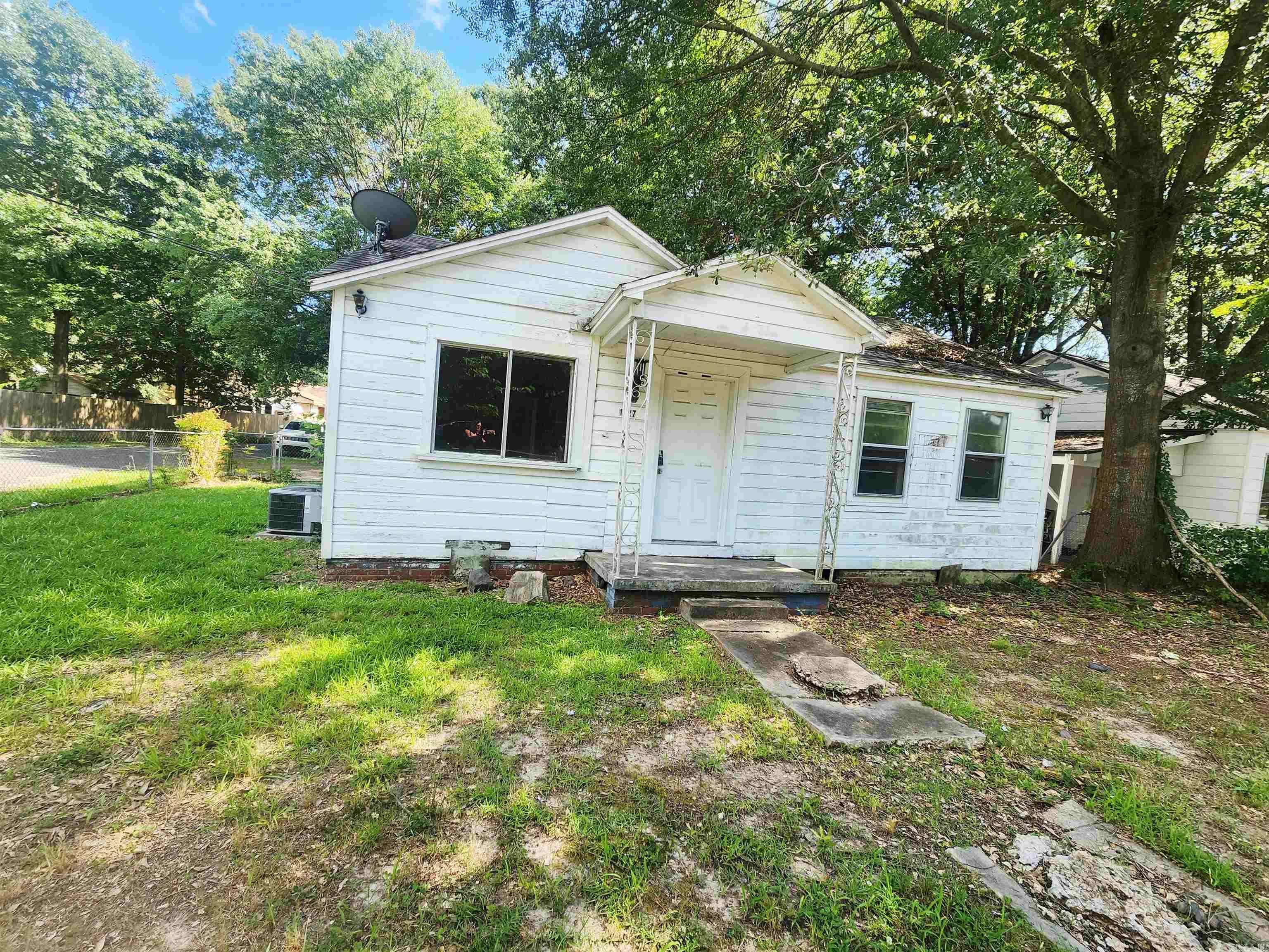 1327 E Sullenberger Avenue, Malvern, AR 72104