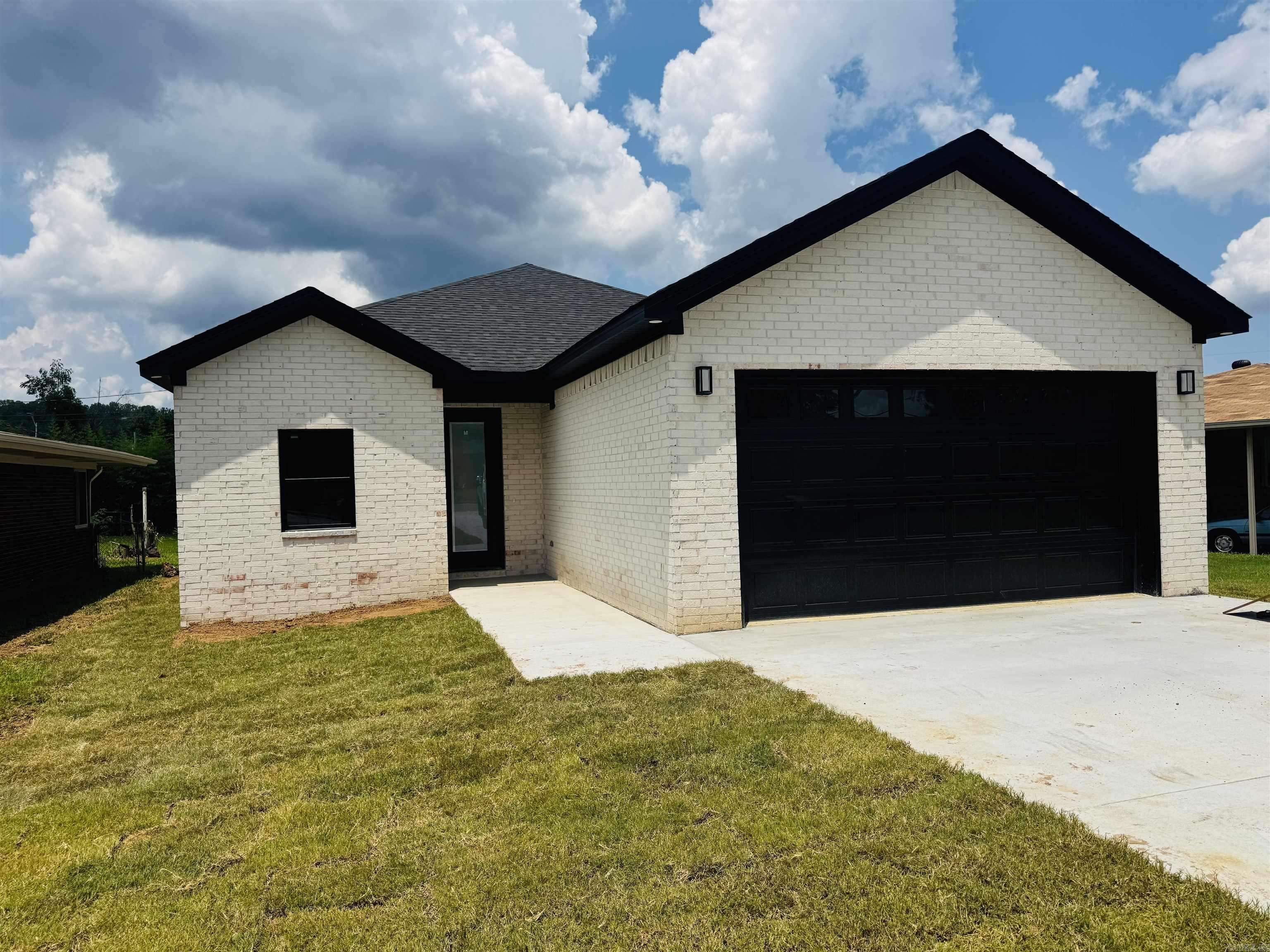 207 W military Road, North Little Rock, AR 72118