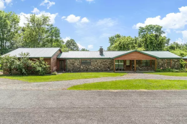 Searcy, AR 72143,391 Bloodworth Road