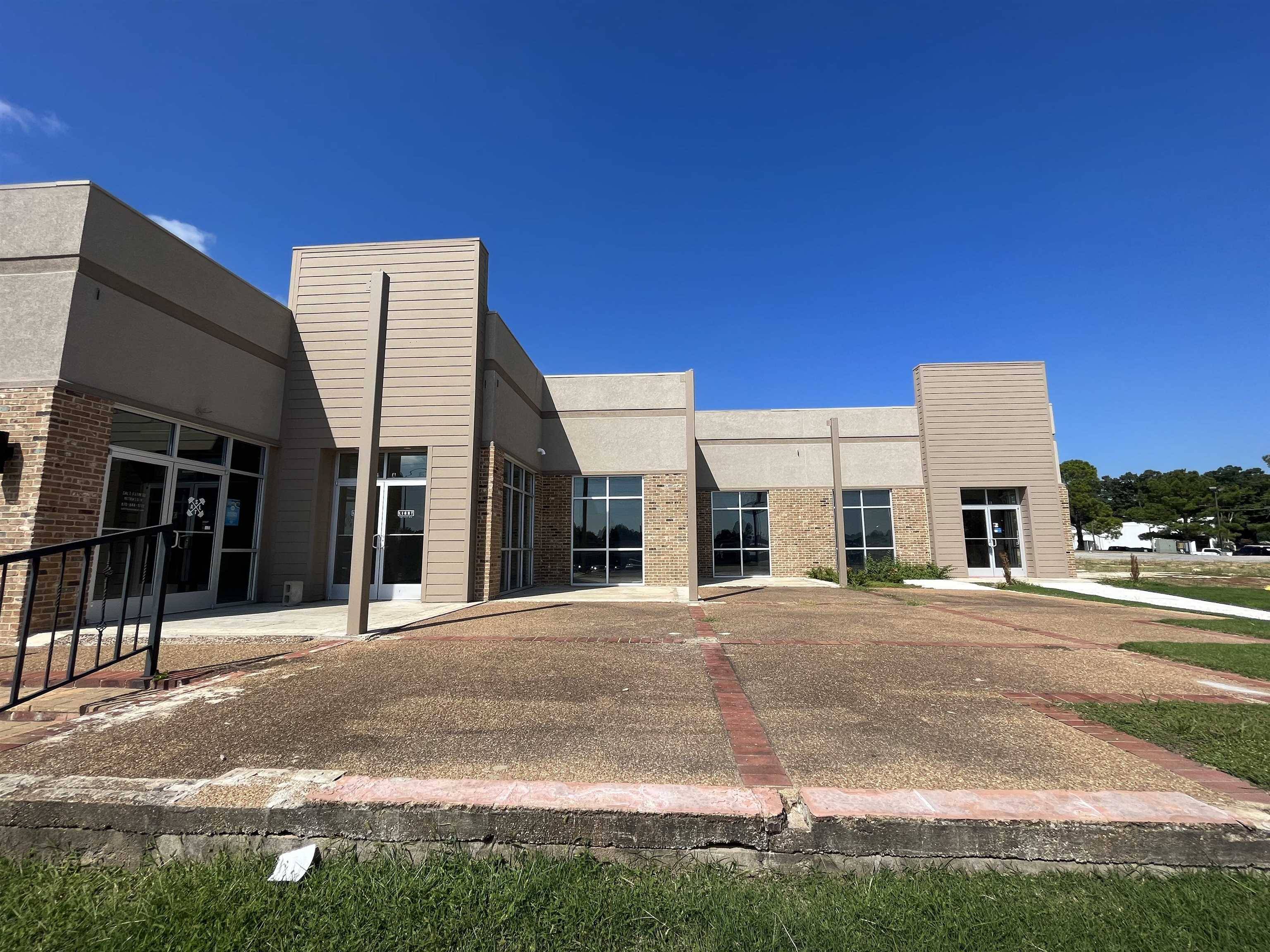 Jonesboro, AR 72401,1421 S Caraway Suite A