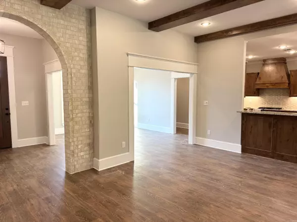 Searcy, AR 72143,1233 Fern Court