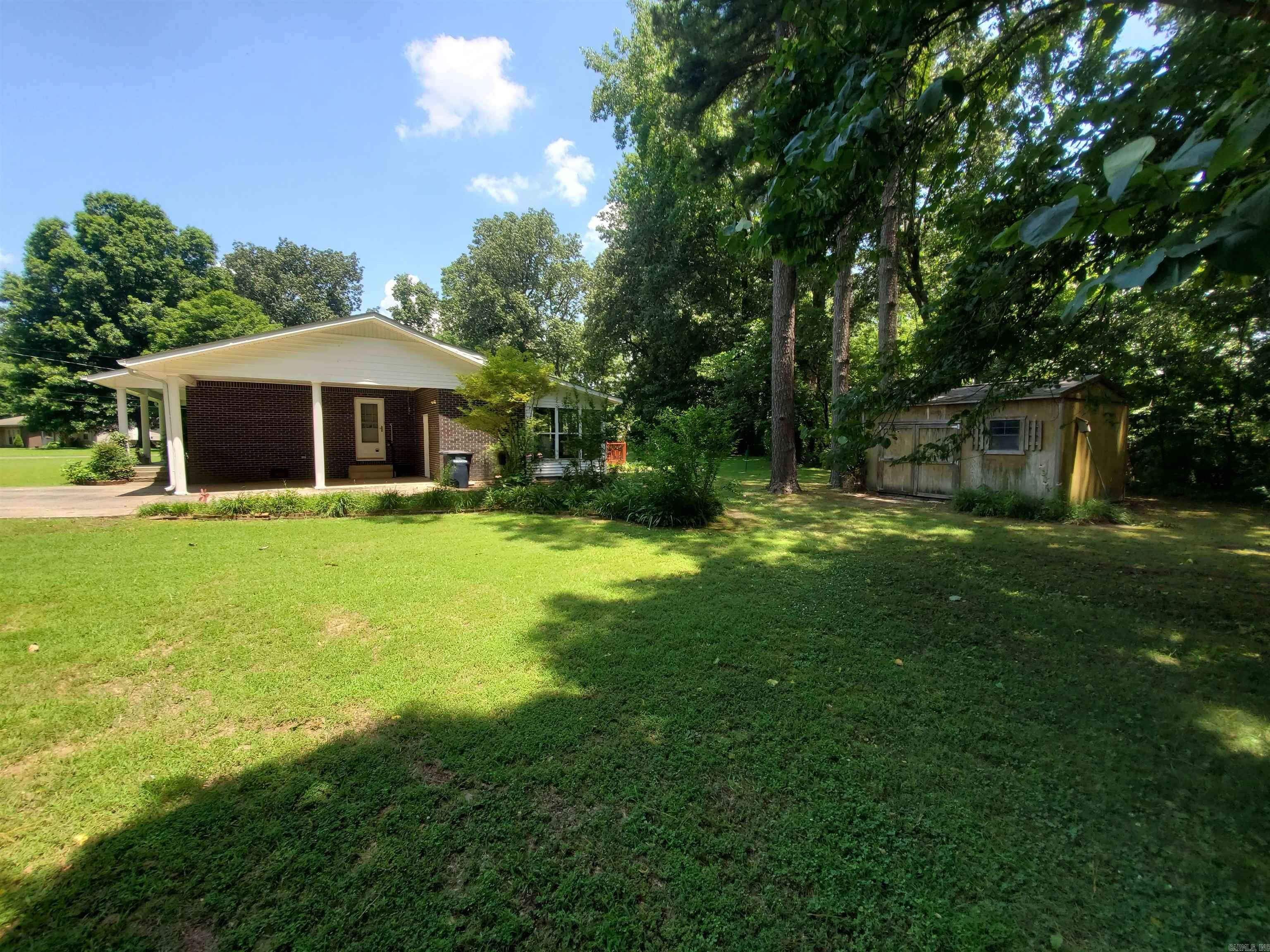Piggott, AR 72454,937 Homecrest Drive