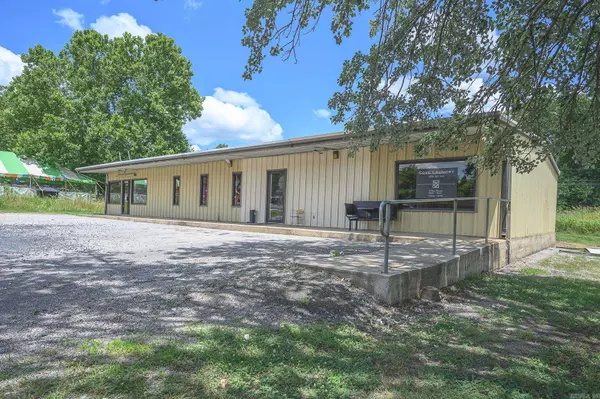 Cove, AR 71937,5569 Highway 71 South